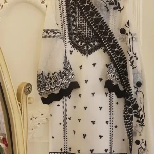 Agha Noor - 3PC Linen Heavy Embroidered Shirt With Embroidered Bamber Dupatta