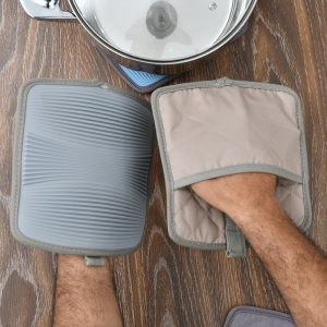 Tessie and Jessie Thick Silicone Pot Holders Mats SK-1145 Heat Resistant upto 450F- Blue and Grey