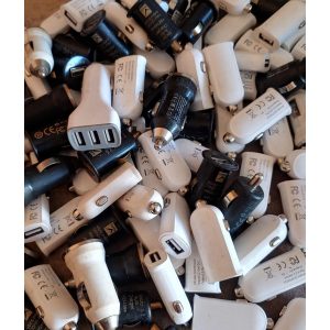 Mini car mobile charger 1mp. 2nd hand imported lot mall. For small mobiles