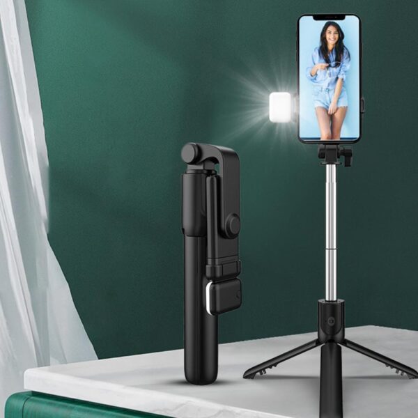 Best Vlog 4 in 1 Wireless Selfie Stick Tripod Bluetooth Shutter selfie Light foldable Selfie stick