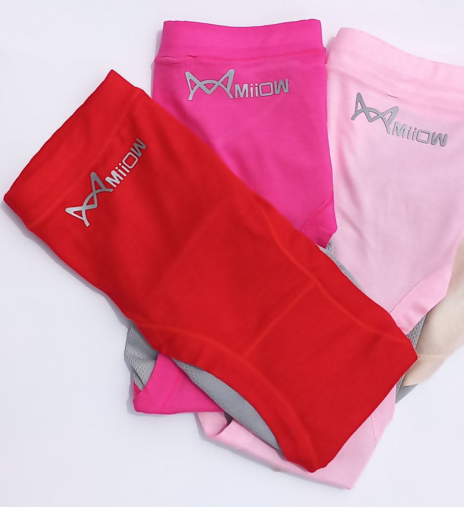 4 layers, No Wety or messy feelings, Medium Absorbent Period